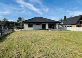 Tarnowskie Góry, śląskie, 3 Bedrooms Bedrooms, 4 Rooms Rooms,2 BathroomsBathrooms,Dom,Sprzedaż,1988
