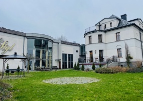 Świętochłowice, śląskie, 8 Rooms Rooms,6 BathroomsBathrooms,Lokal/biuro,Sprzedaż,2300