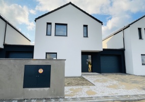 Czeladź, śląskie, 3 Bedrooms Bedrooms, 4 Rooms Rooms,2 BathroomsBathrooms,Dom,Sprzedaż,2362