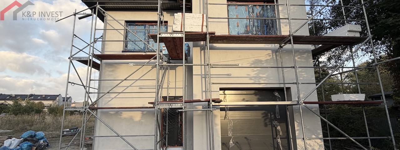 Katowice, śląskie, 4 Bedrooms Bedrooms, 5 Rooms Rooms,2 BathroomsBathrooms,Dom,Sprzedaż,2475