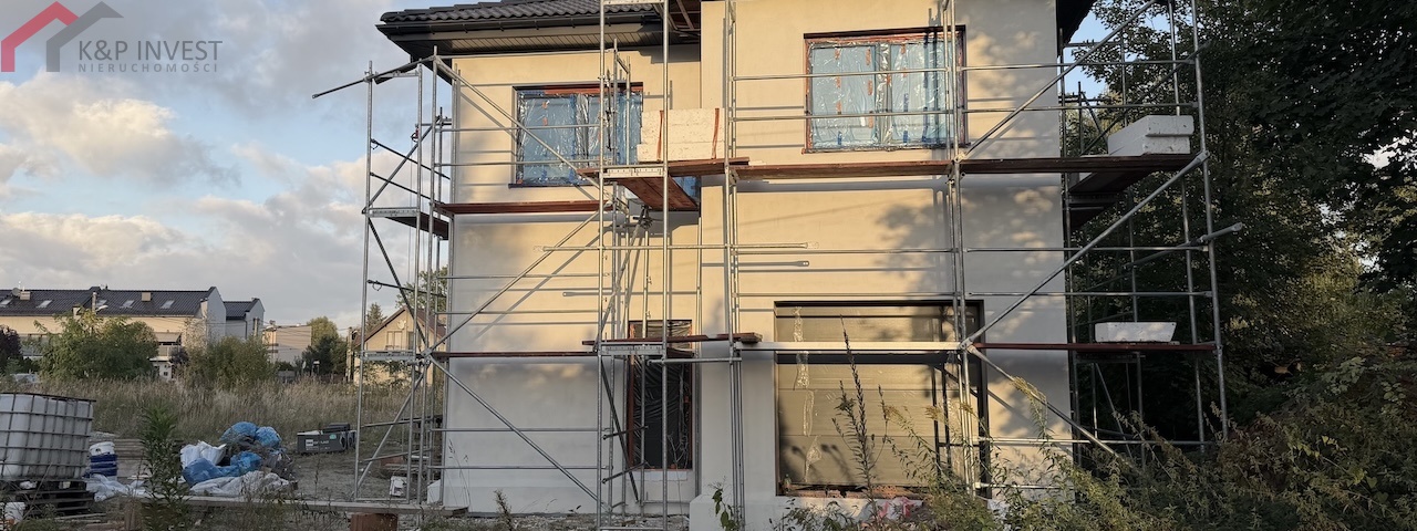 Katowice, śląskie, 4 Bedrooms Bedrooms, 5 Rooms Rooms,2 BathroomsBathrooms,Dom,Sprzedaż,2475
