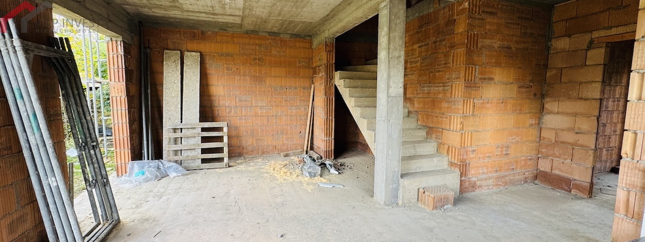 Katowice, śląskie, 4 Bedrooms Bedrooms, 5 Rooms Rooms,2 BathroomsBathrooms,Dom,Sprzedaż,2475