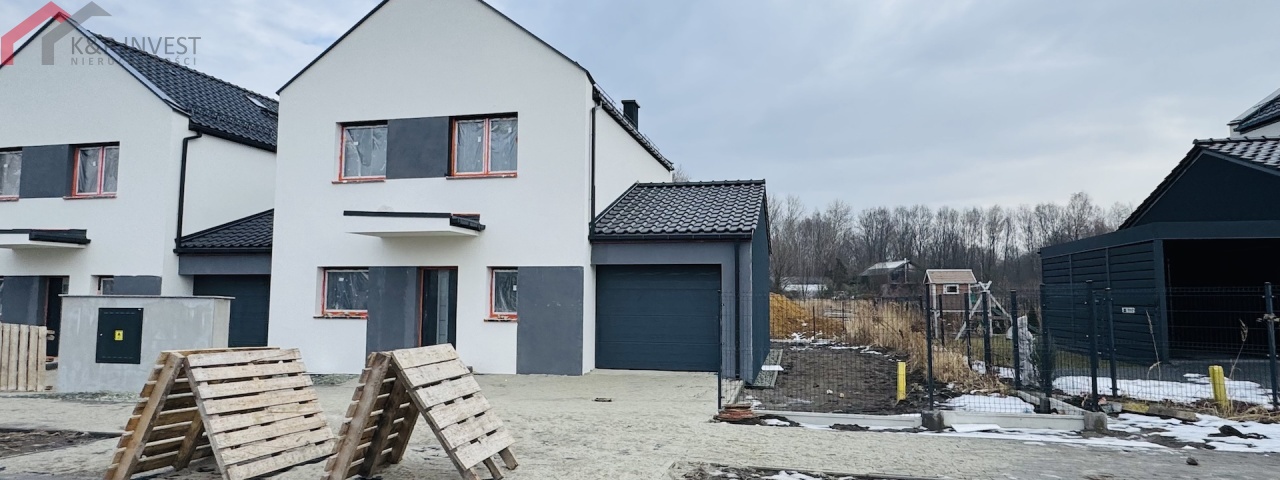 Siemianowice Śląskie, śląskie, 3 Bedrooms Bedrooms, 4 Rooms Rooms,2 BathroomsBathrooms,Dom,Sprzedaż,2578