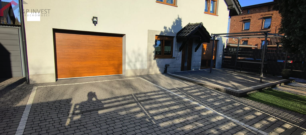 Radzionków, śląskie, 4 Bedrooms Bedrooms, 5 Rooms Rooms,1 BathroomBathrooms,Dom,Sprzedaż,2611