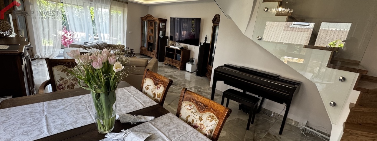 Tarnowskie Góry, śląskie, 4 Bedrooms Bedrooms, 5 Rooms Rooms,2 BathroomsBathrooms,Dom,Wynajem,2635