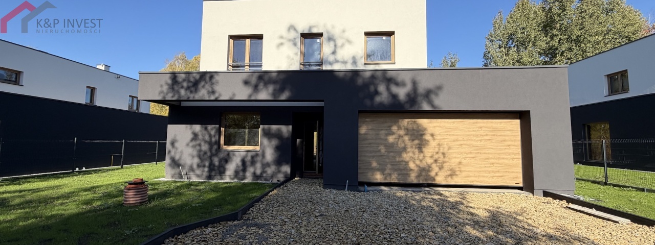 Katowice, śląskie, 5 Bedrooms Bedrooms, 5 Rooms Rooms,3 BathroomsBathrooms,Dom,Sprzedaż,2688