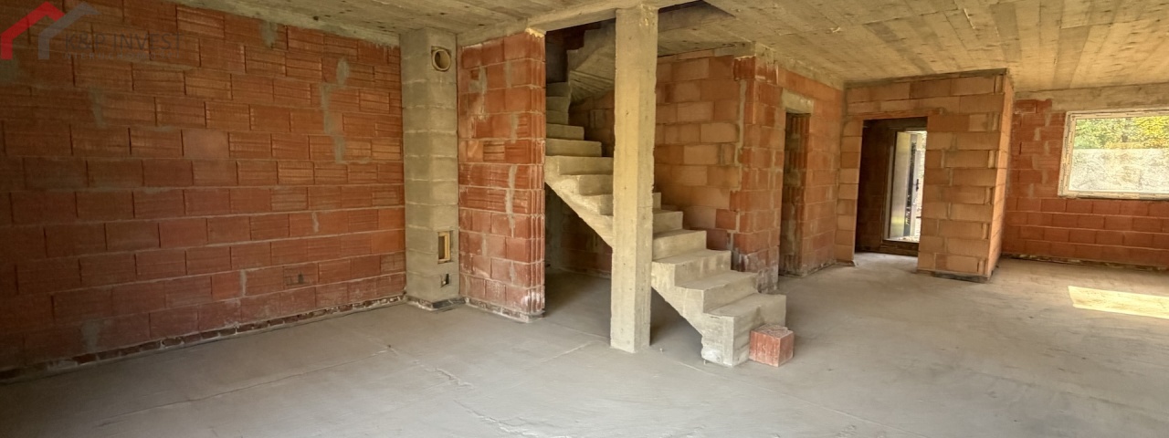 Katowice, śląskie, 5 Bedrooms Bedrooms, 5 Rooms Rooms,3 BathroomsBathrooms,Dom,Sprzedaż,2689