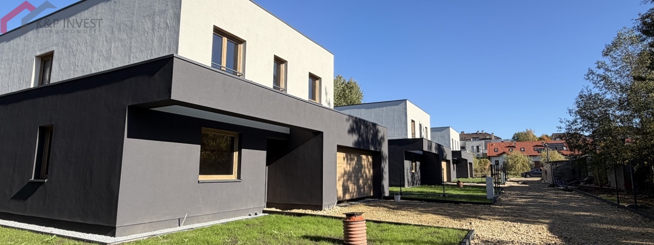 Katowice, śląskie, 5 Bedrooms Bedrooms, 5 Rooms Rooms,3 BathroomsBathrooms,Dom,Sprzedaż,2689